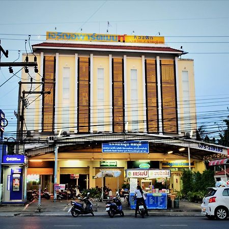 Charoen Apartment Hotel Транг Екстериор снимка