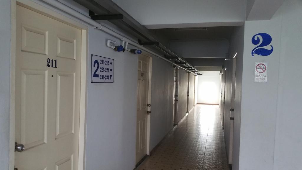 Charoen Apartment Hotel Транг Екстериор снимка